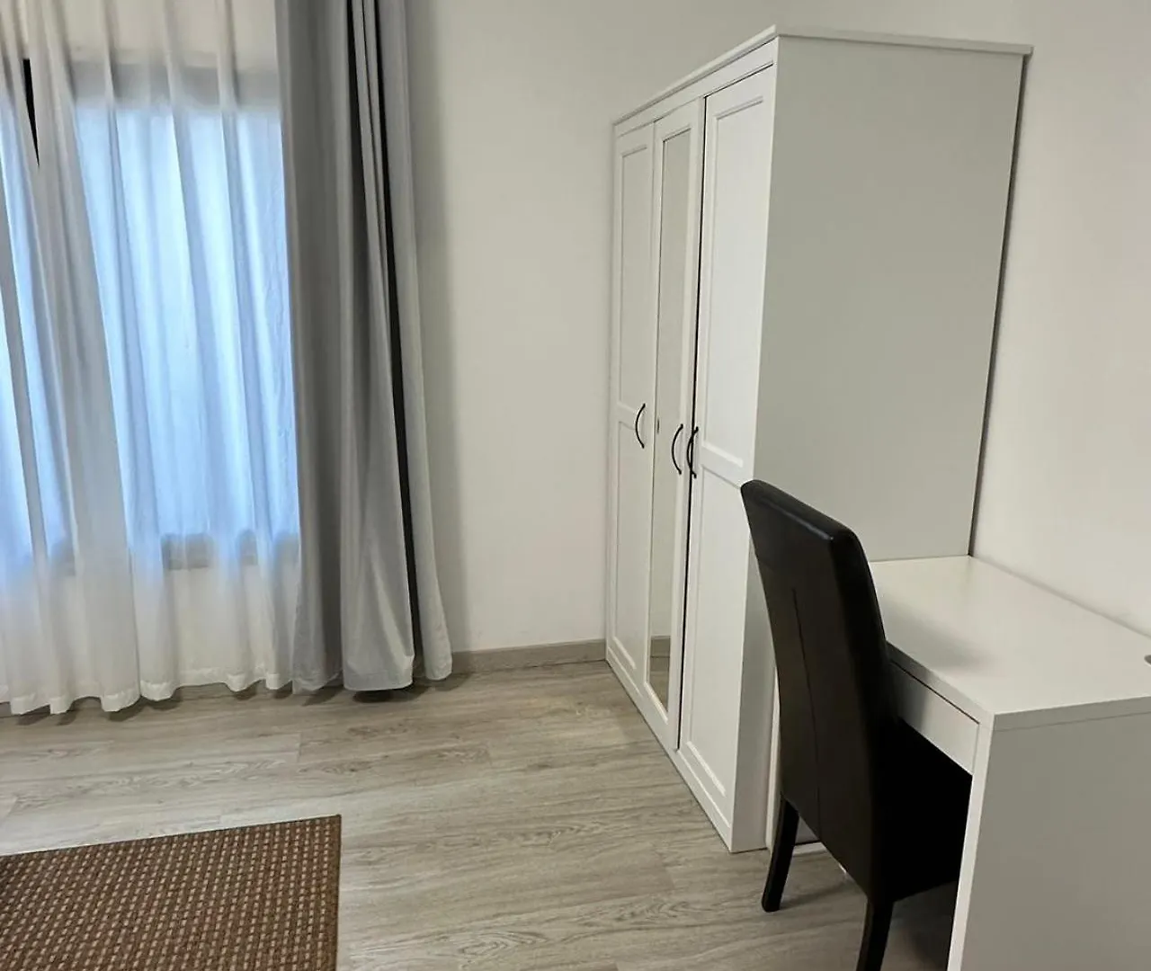 Hope House Parede Apartment Homestay